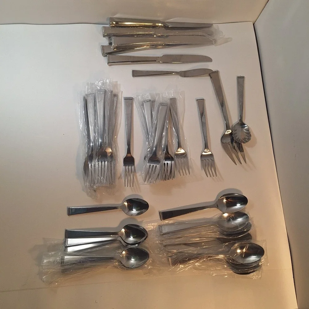 Reed‎ & Barton Imperial Bead Stainless Flatware 53 Pieces